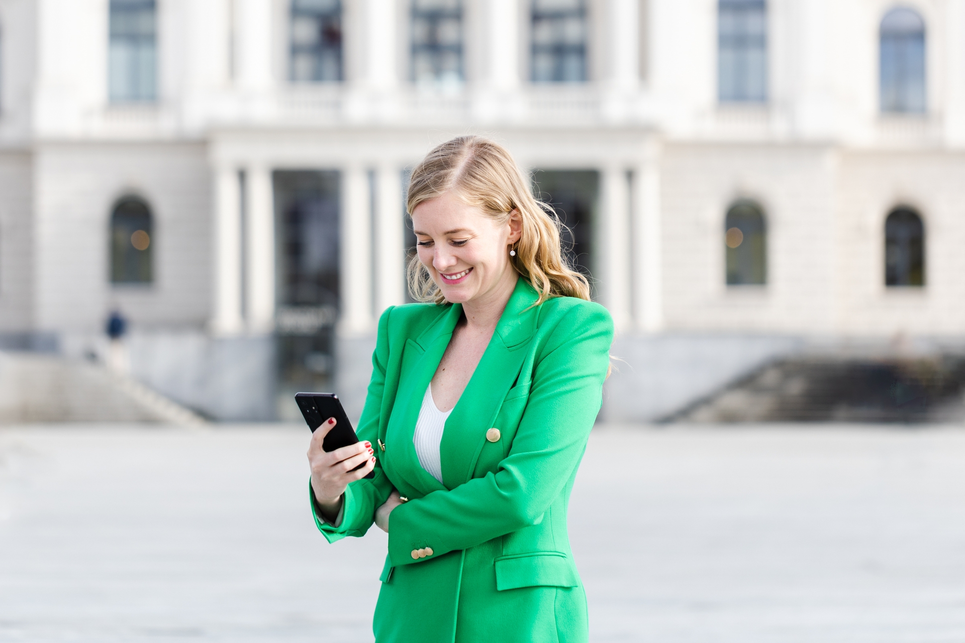 frau smartphone bellevue