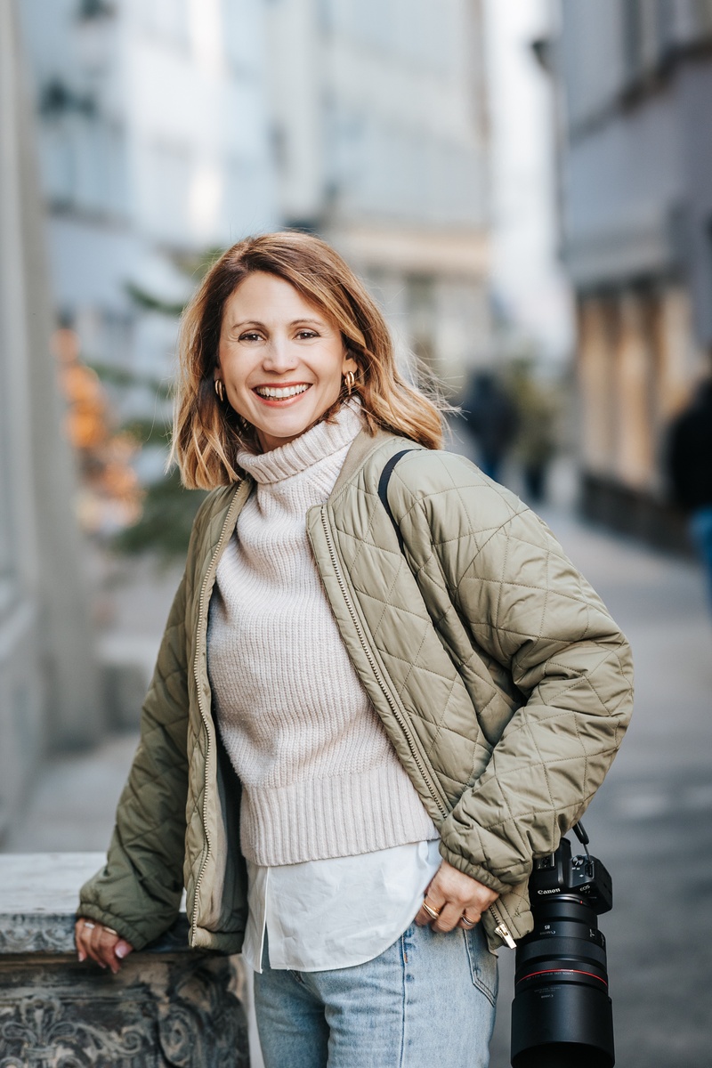 Unternehmerin im Niederdorf Zürich - Winter