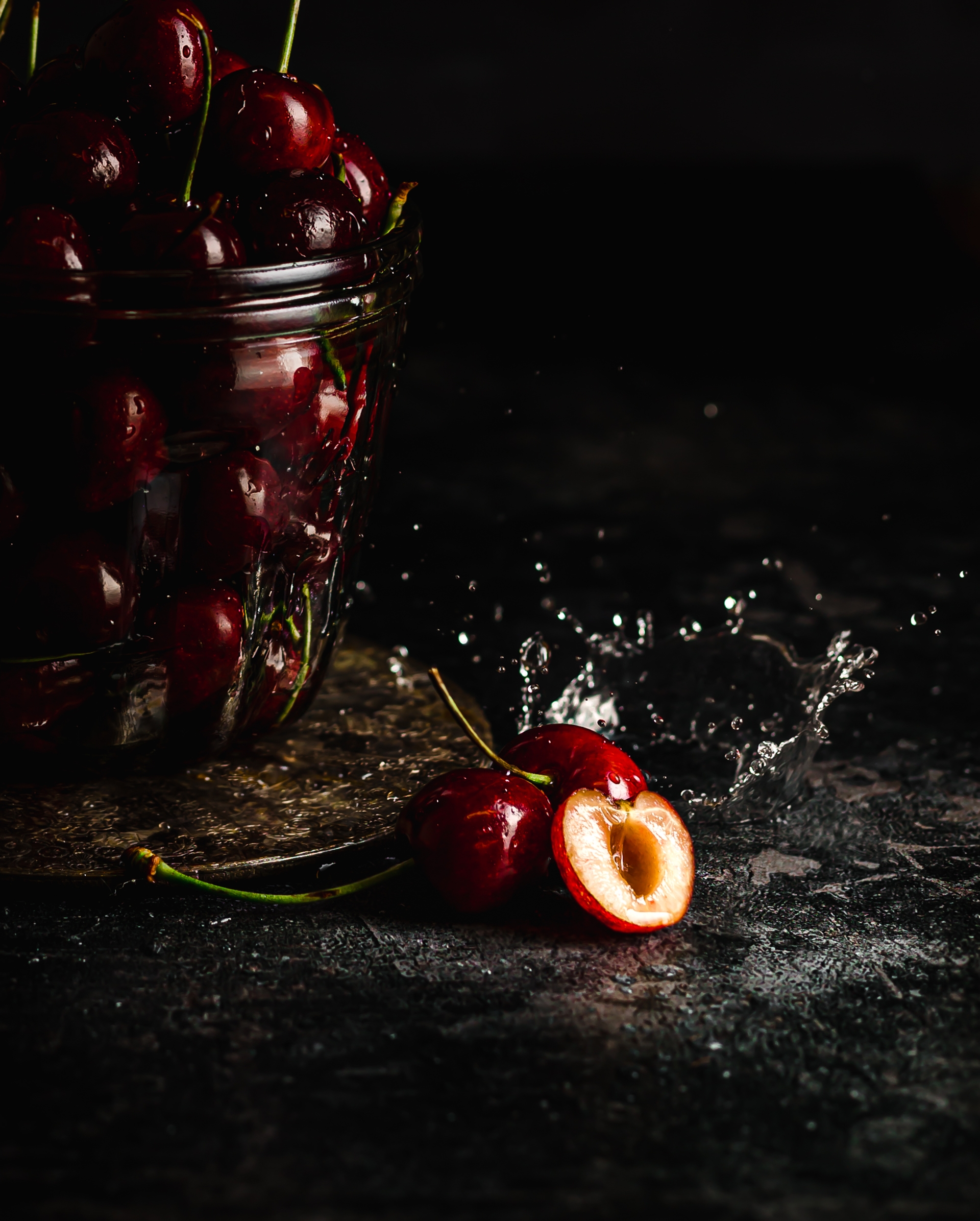 28b Cherries water splash