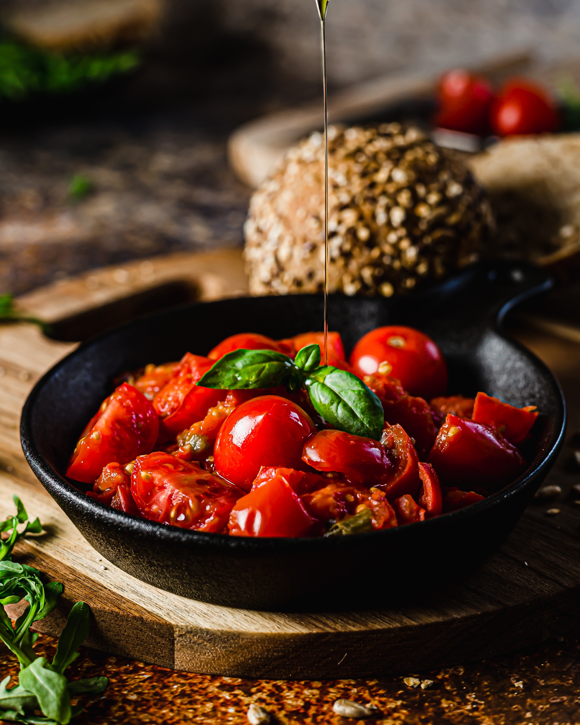 01a tomatoes in a black pan